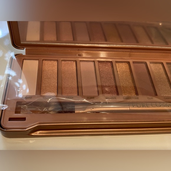 Pure Cosmetics Buff Collection Palette NEW - Picture 9 of 9